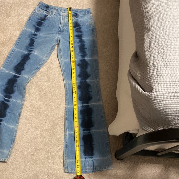 Amazingly cool manager tie dye flare bottom jeans - Picture 9 of 9